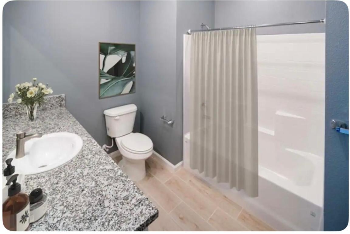 New Bright And Cheery Apt In * Las Vegas